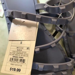 2x20$ Shade and shore sandals size5